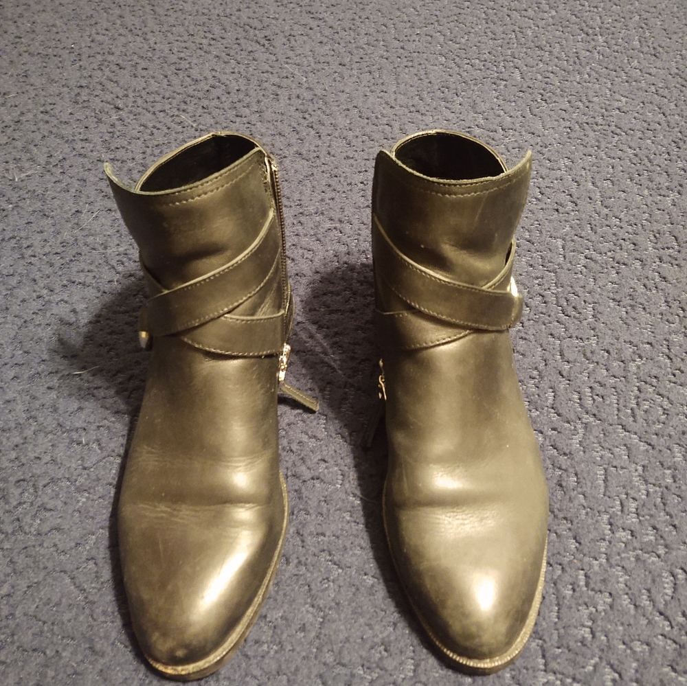 Ralph Lauren Black Leather ankle boots.